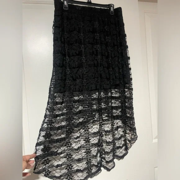 ▪️Black Lace High Low Skirt▪️ - Picture 2 of 5